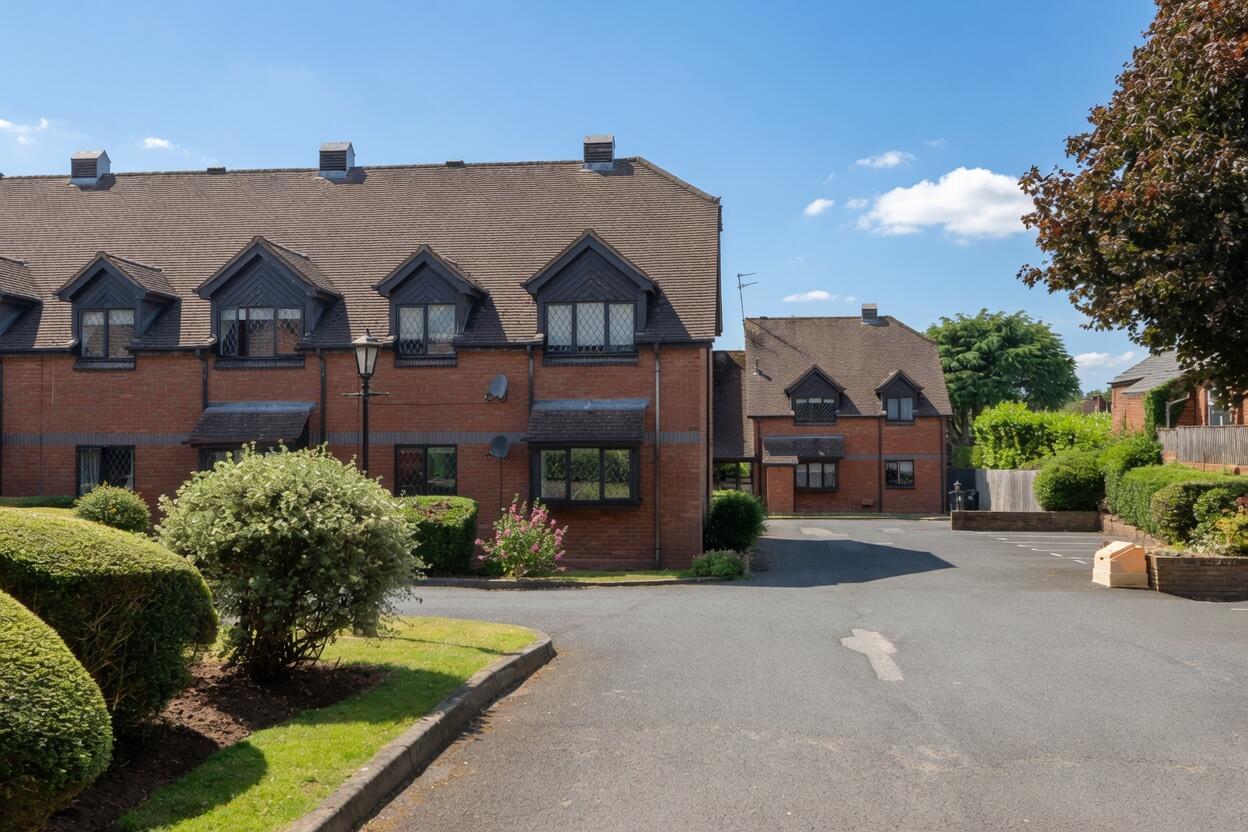 2 bed property in Stuarts Court Worcester Road, Stourbridge